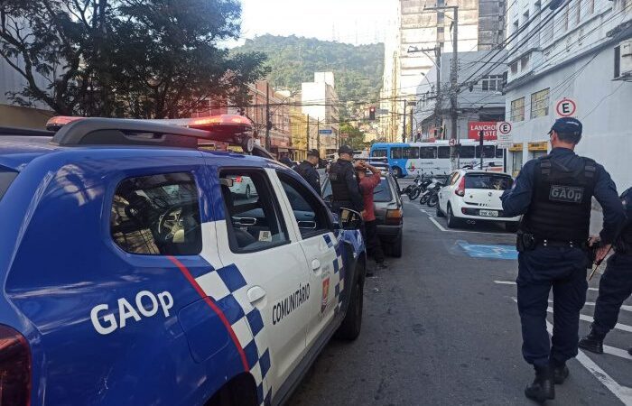 Operação Policial: Motorista é aprisionado com carro roubado no Centro de Vitória