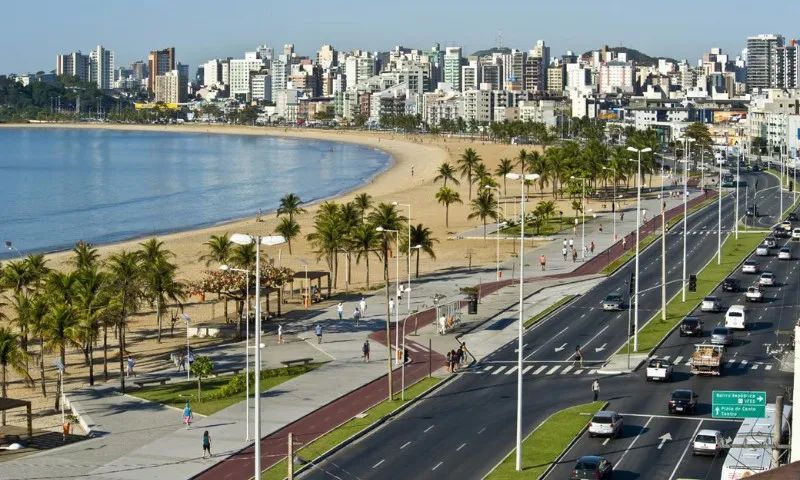 Calor Intenso: Vitória Antecipa Estratégias para Lidar com Altas Temperaturas