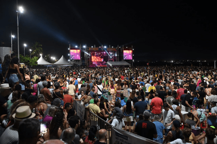 Arena de Verão 2024: Noite Vibrante de Rock em Camburi