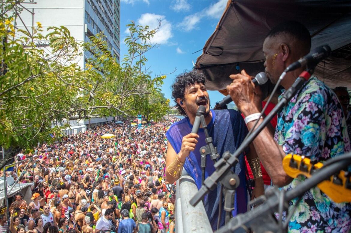 Carnaval: 500 mil pessoas curtem blocos e Circuito da Folia
