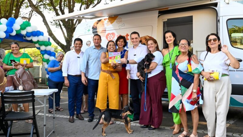 Pazolini inova, lança Vetmóvel para atendimento itinerante a cães e gatos da capital