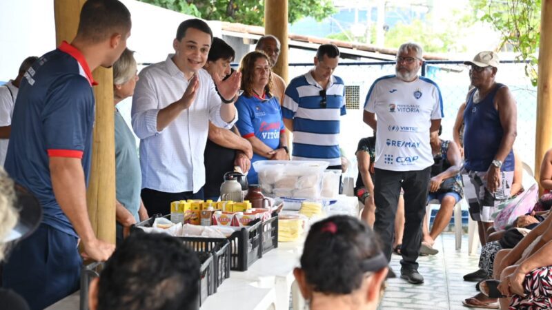 Hidroginástica da melhor idade tem café da manhã especial com Pazolini