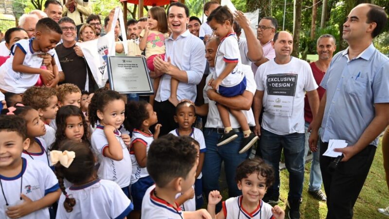 Pazolini leva alegria e animação na entrega do Parque Kids no Horto de Maruípe