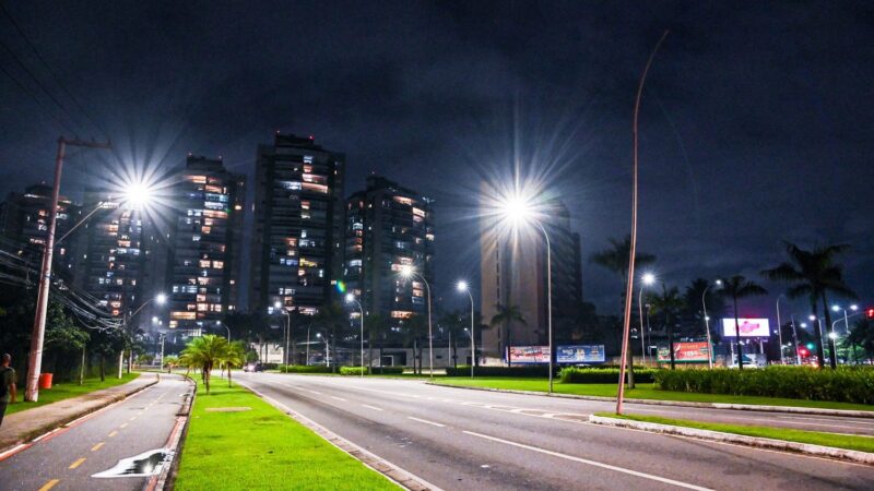 Pazolini Moderniza a Iluminação Pública com Lâmpadas LED, Priorizando Economia e Segurança na Capital