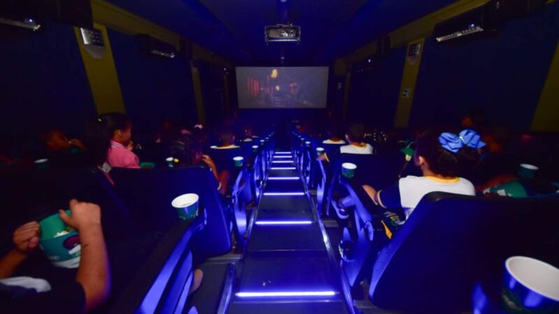 Carreta Cinema Oferece Sessões Gratuitas na Grande Vitória; Confira a Programação
