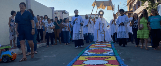 Tradição de Corpus Christi em Cariacica: Tapetes Coloridos de até 600 Metros