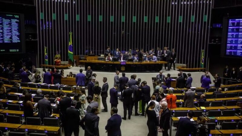 Parlamento Derruba Veto Presidencial e Continua com Restrições à ‘Saidinha’ de Presos