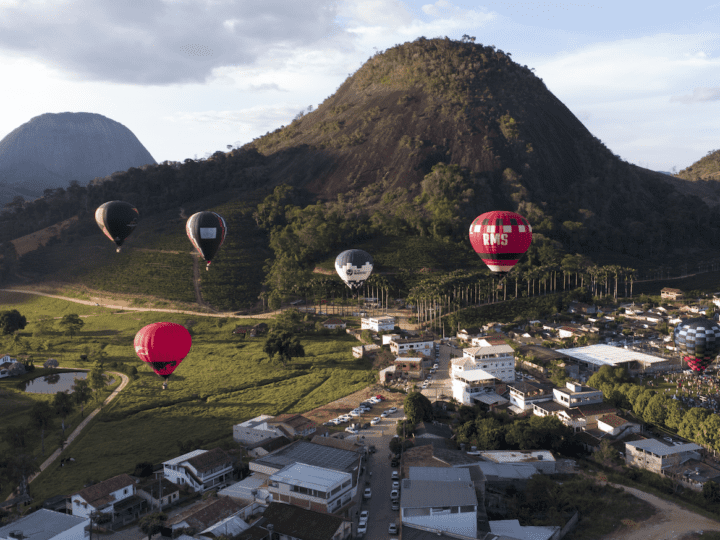 Reacendendo a Alegria: Pancas Recebe de Volta o Espetáculo dos Balões nos Céus