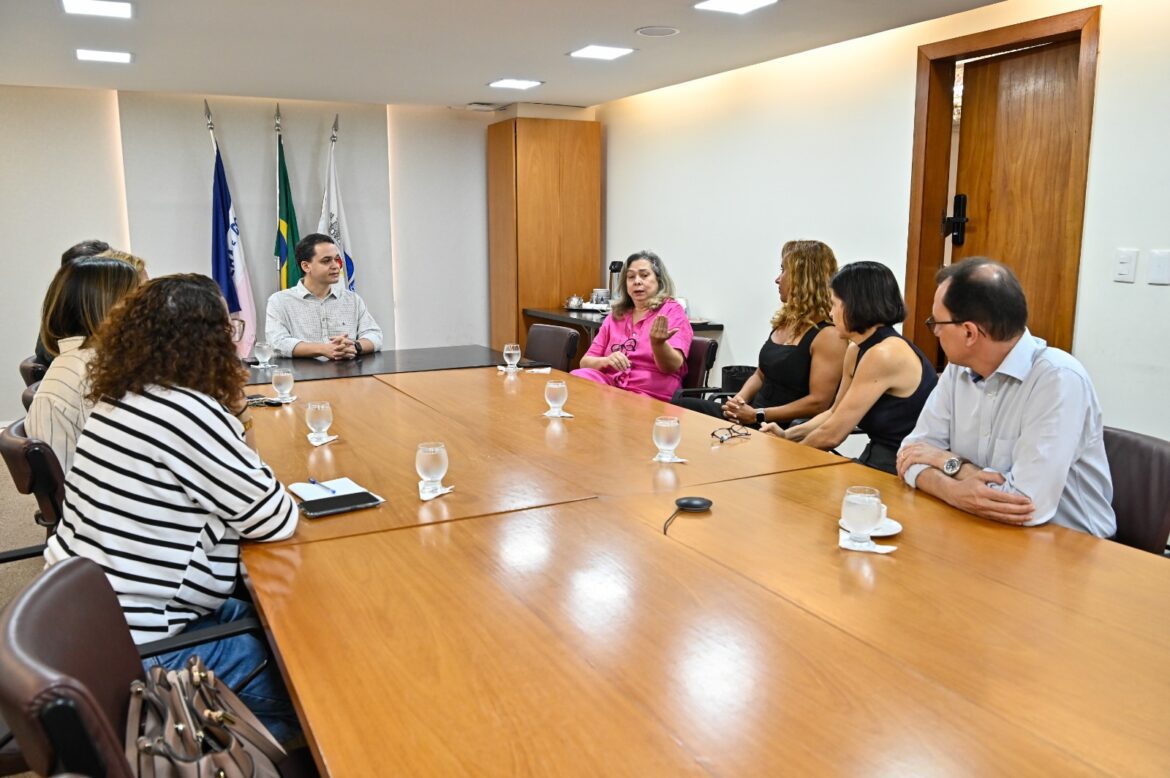 Pazolini e Autoridades Judiciais Discutem Fortalecimento de Políticas para Mulheres