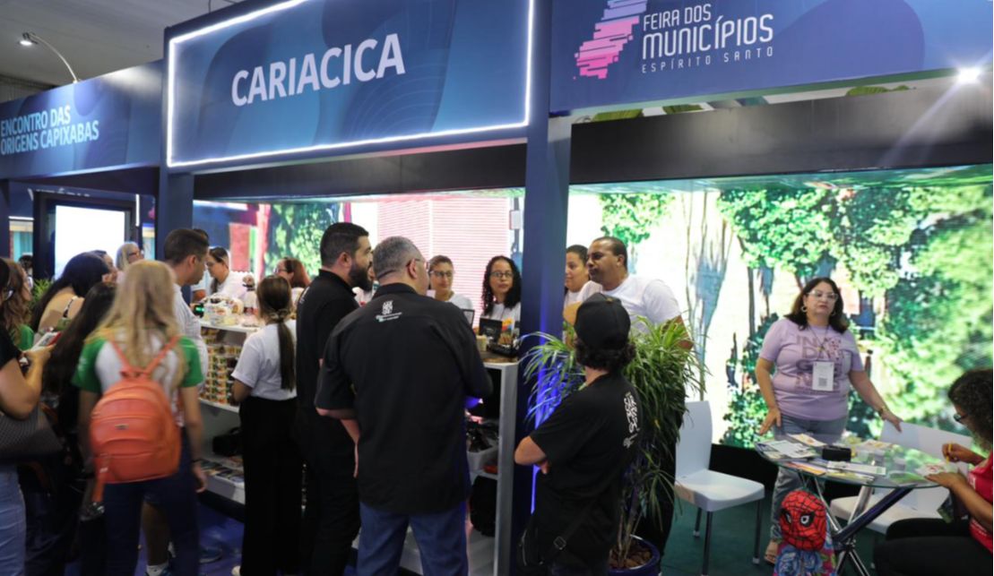 População Se Encanta com Estande de Cariacica na Feira dos Municípios