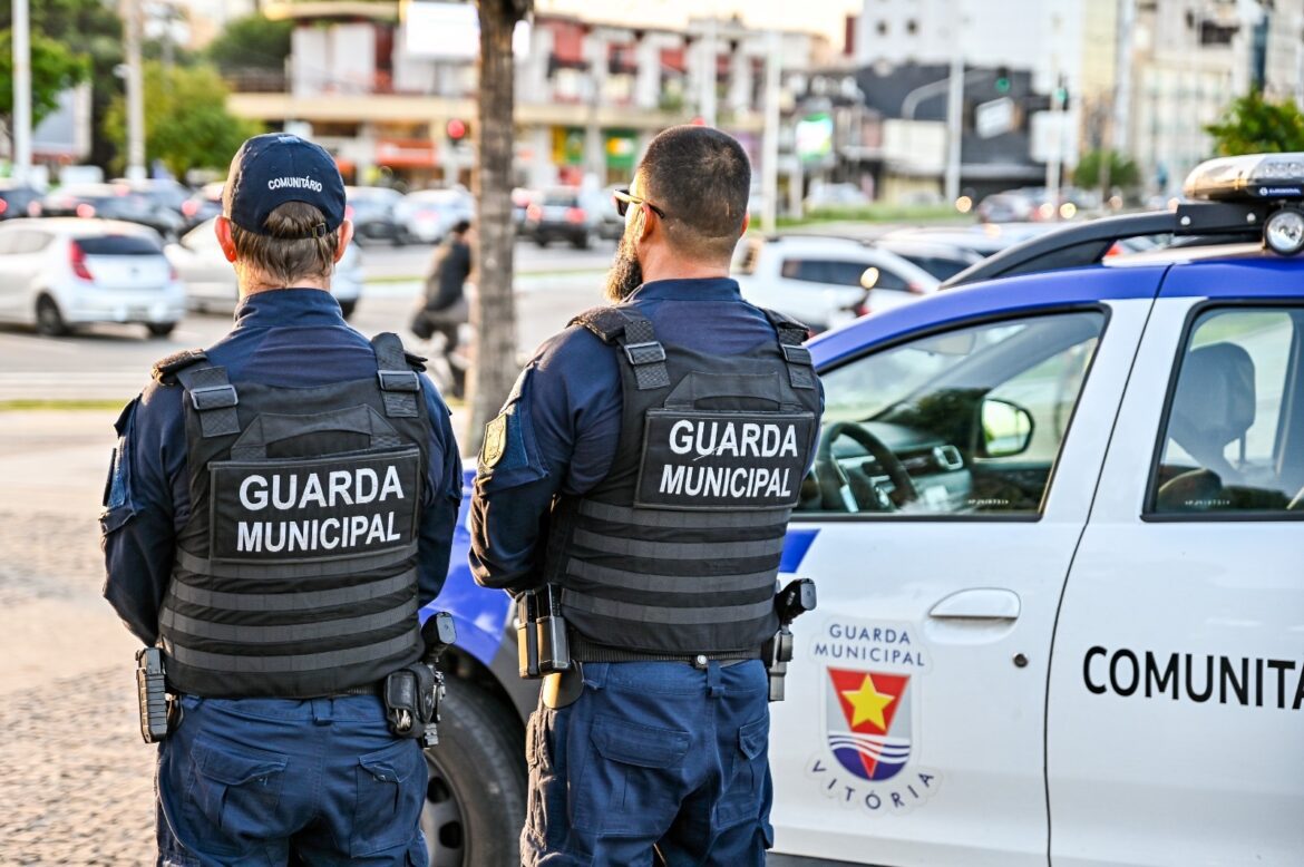 Guarda Municipal Apreende Adolescente por Assalto a Mãe e Filho em Vitória