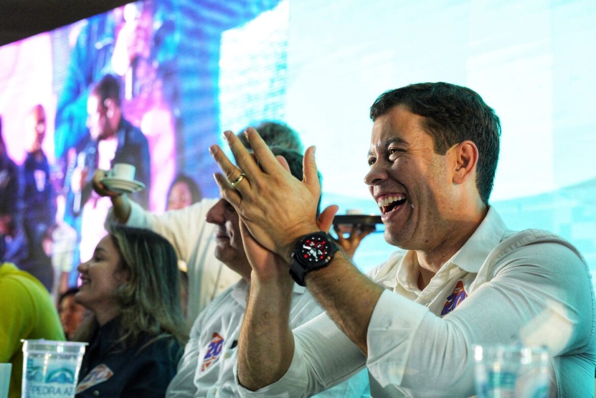 Arnaldinho Borgo Oficializa Pré-Candidatura à Reeleição em Evento Lotado em Vila Velha