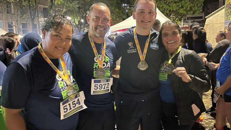 Pazolini participa de corrida noturna em Vitória que celebra história e cultura do Centro