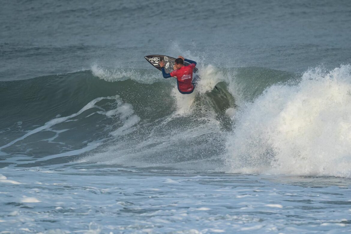 João Vitor Cypriano: O Atleta Capixaba Rumo ao Mundo com Desafio na Perna Europeia do WQS