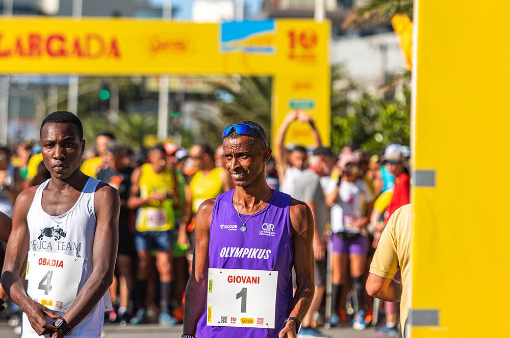 Queniano conquista as Dez Milhas Garoto com o segundo melhor tempo da história