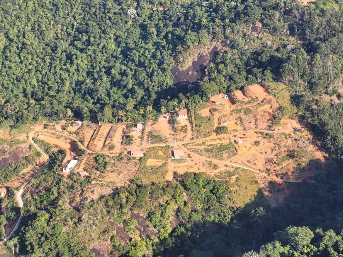 Imagens de satélite revelam 142 áreas desmatadas no Espírito Santo, resultando em R$ 2,9 milhões em multas pelo MP