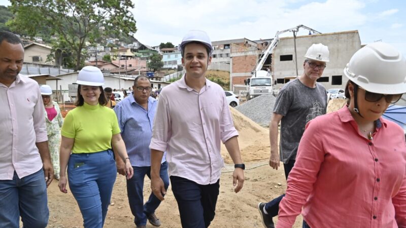 Pazolini acompanha o desenvolvimento das obras do CRAS e da Unidade de Saúde de Santo Antônio, que já estão 50% prontas