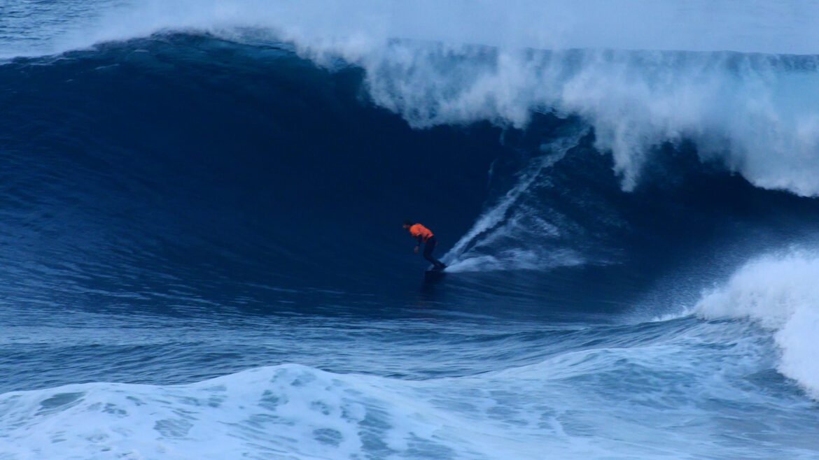 Do Espírito Santo às Maiores Ondas do Mundo: Fábio Sandes Brilha em Nazaré