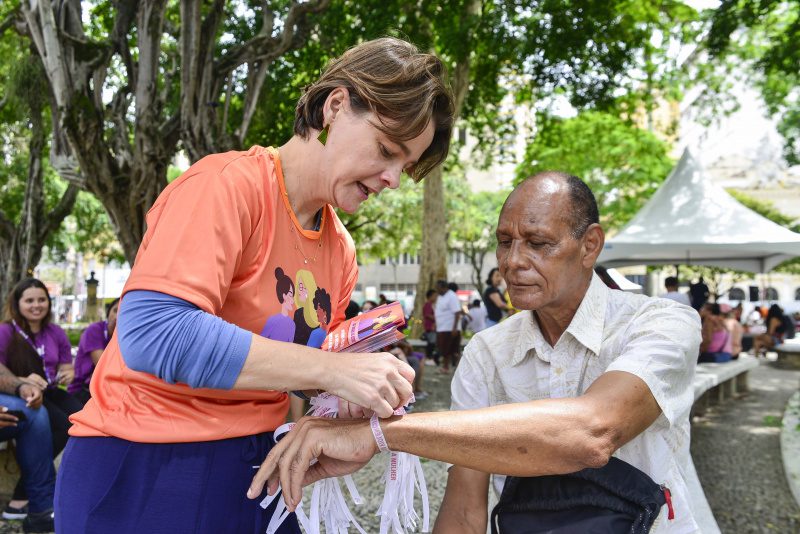 Dia do Laço Branco: homens se mobilizam para combater a violência contra as mulheres