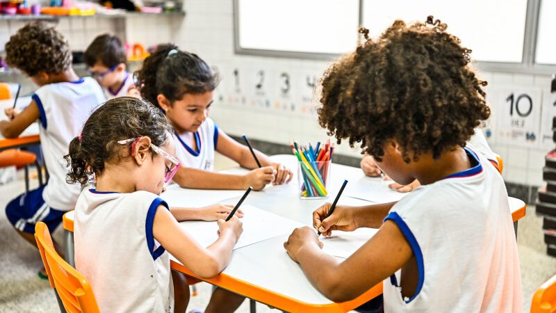 Remanejamento escolar em Vitória agora é automatizado com tecnologia.