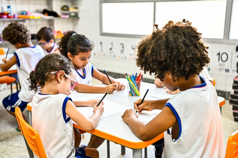 Remanejamento escolar em Vitória agora é automatizado com tecnologia.