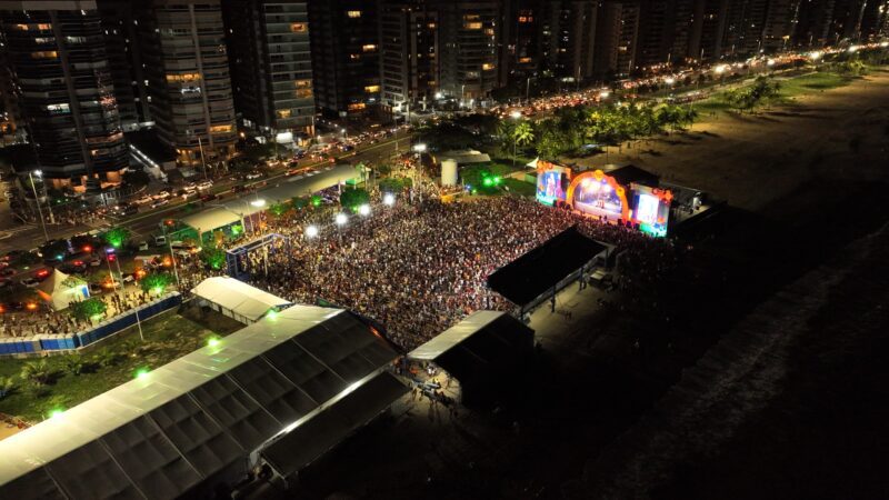 Arena de Verão 2025: Gestão de Pazolini e Cris atrai 60 mil pessoas à Praia de Camburi na noite de sábado (18)