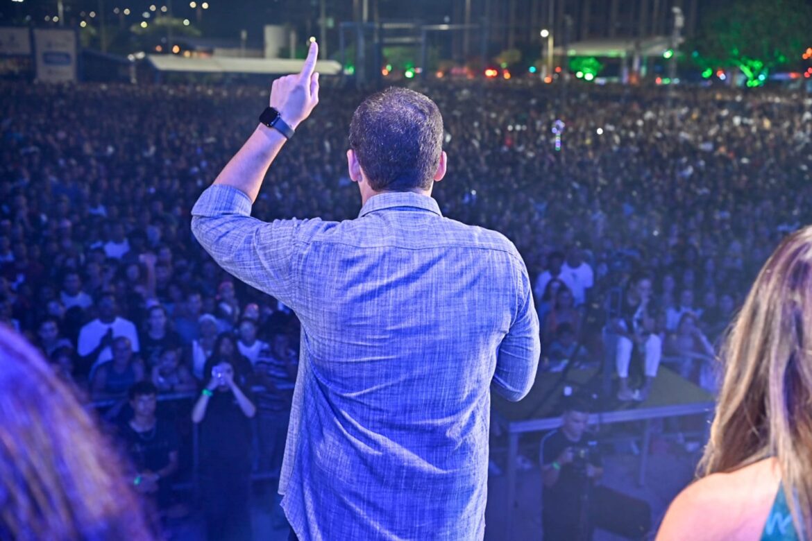 Fé e Música na Praia: Jesus Vida Verão Agita Camburi com Grandes Nomes do Gospel