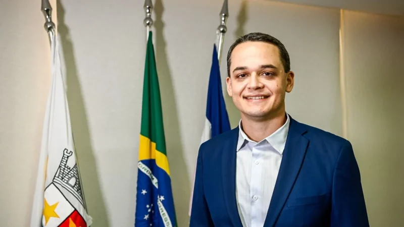 Lorenzo Pazolini se destaca como líder estadual ao antecipar os impactos da reforma tributária, mostrando visão e estratégia para proteger Vitória e inspirar outros gestores.